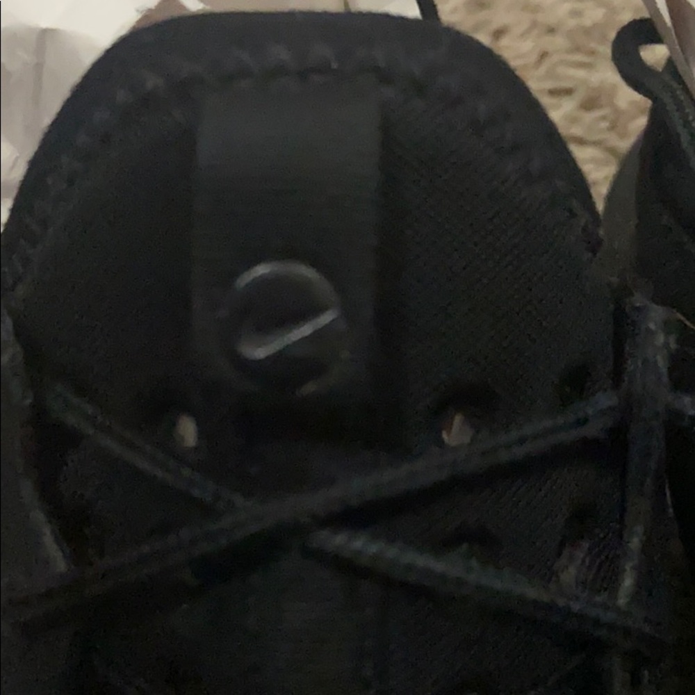 Nike - Picture 3 of 3
